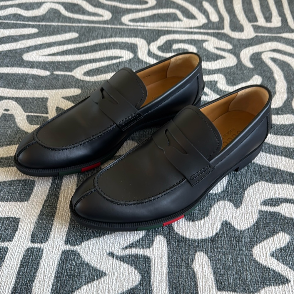 Gucci Black Leather Loafers Size 7